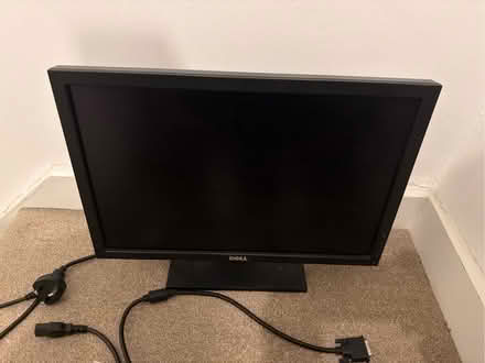 Photo of free Dell 19 inch computer monitor (Moseley B13) #1