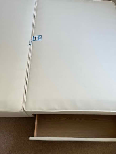 Photo of free Bed double (135 x 190 cm) (islington N1) #2