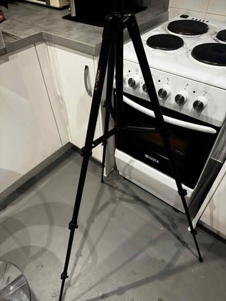 Photo of free Camera Tripod (Kidbrooke SE3 9SU) #4