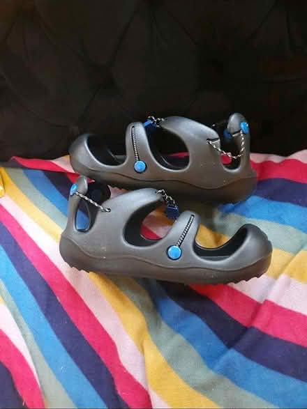 Photo of free Unused shoes to cover bandages/cast (Tw9 4lh) #3