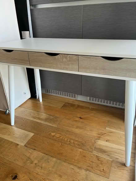 Photo of free Desk (islington N1) #1