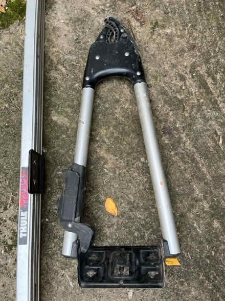 Photo of free Thule roof rack bike carrier (Butcombe BS40) #1