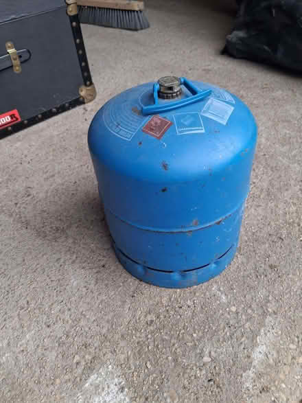 Photo of free Empty camping gaz bottle (Easington OX16) #1