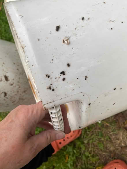 Photo of free garden buckets, hanging pots (Ijamsville 21754) #3