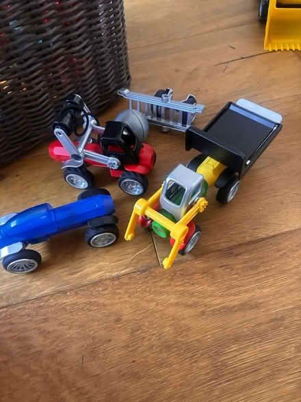 Photo of free Duplo and magnetic toys (Comiston EH10) #2