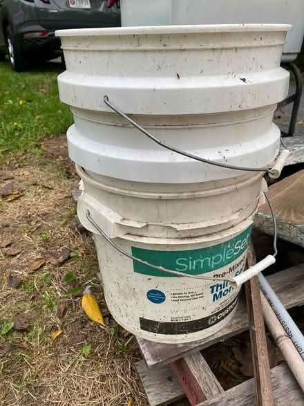 Photo of free garden buckets, hanging pots (Ijamsville 21754) #1