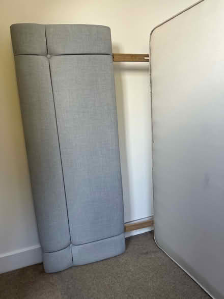 Photo of free Bed double (135 x 190 cm) (islington N1) #4