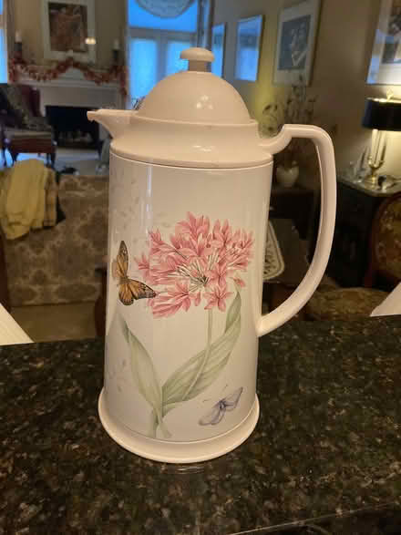 Photo of free Hot/Cold Carafe (Utica-Shelby) #1