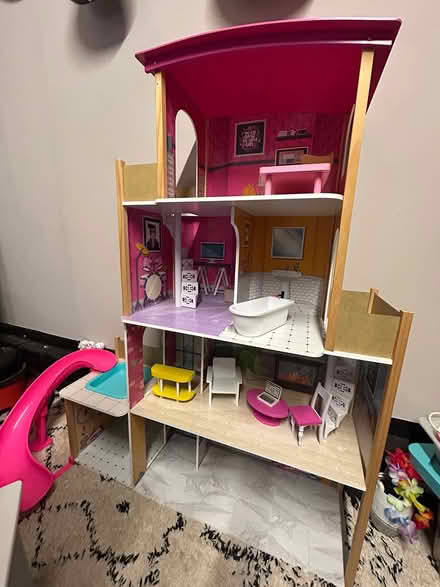 Photo of free Large dolls house (Stanford, Biggleswade SG18) #1