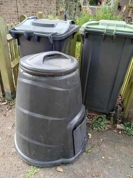 Photo of free daleck type compost bin (Waterlooville) #1