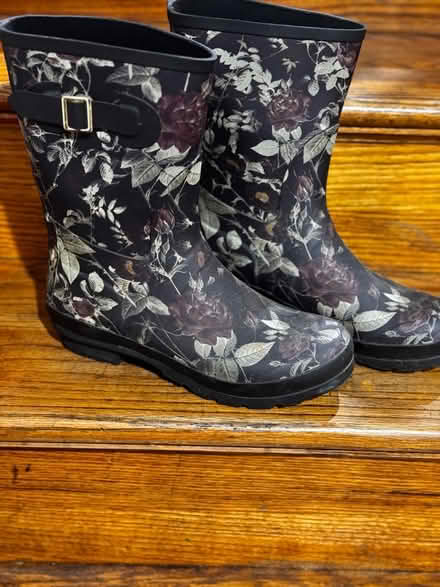 Photo of free Rain boots - Size 9M (Stuyvesant Heights) #1