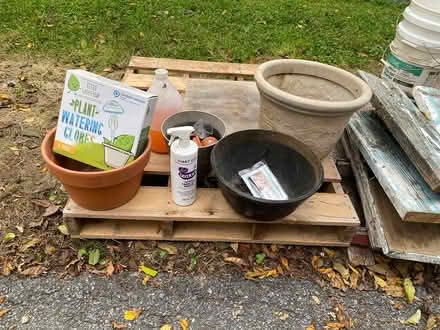 Photo of free Plant pots (Ijamsville 21754) #1