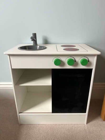 Photo of free Small play kitchen (SW19 - Dundonald) #1