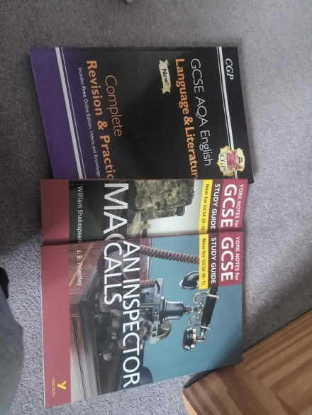 Photo of free GCSE English revision books (CT1) #1