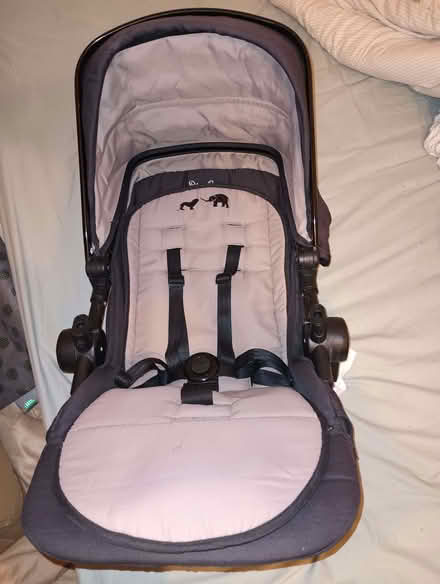 Photo of free Silver Cross Pram with cot and seat (Assarts Farm Estate NG16) #1