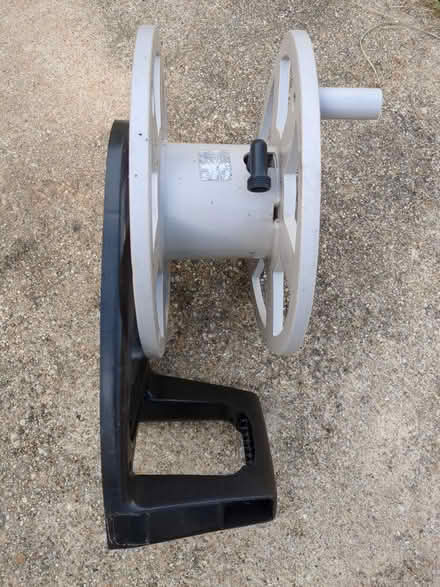 Photo of free Hose Real (Briardale and Bethayres) #2