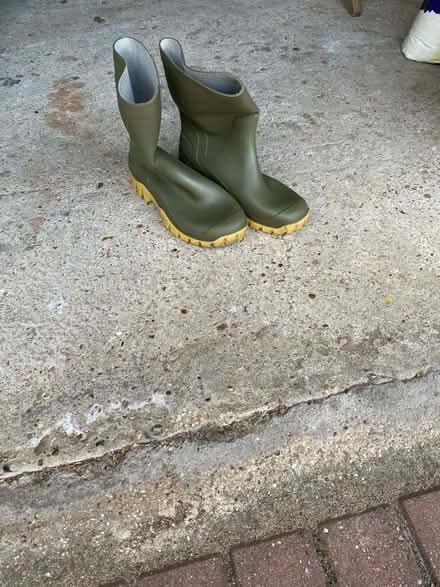 Photo of free Women’s short wellies size 7 (Swanley BR8) #1