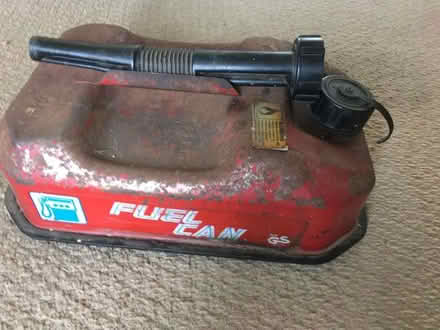 Photo of Metal fuel can (Llynclys SY10) #1