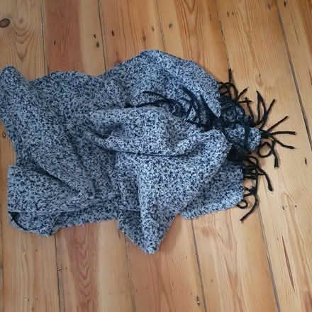 Photo of free Fleecy shawl, long (Bow E3) #2