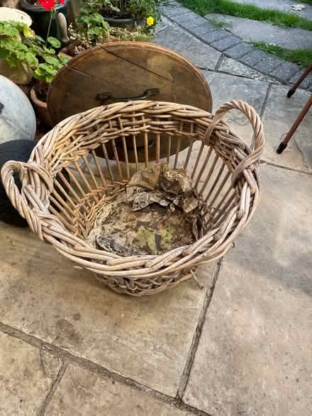 Photo of free Larger wicker basket (Pollards Hill SW16) #3