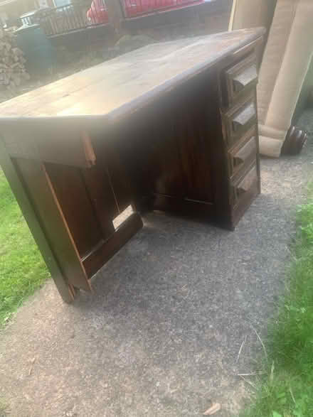 Photo of free Lovely little desk (HR2) #2