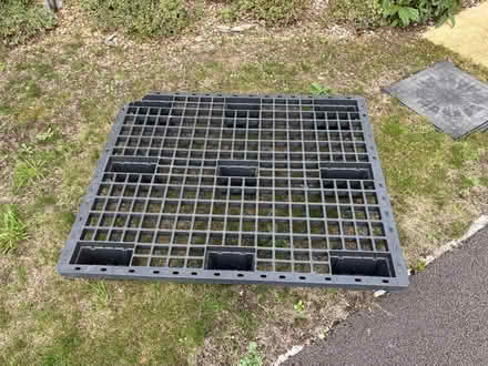 Photo of free Plastic pallet - about 3x4 feet, light (Swindon SN25) #1