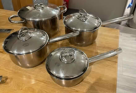 Photo of free 4 pans various sizes (Carlisle CA2) #1