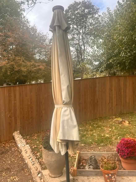 Photo of free Outdoor Umbrella (Tanley Rd & New Hampshire Ave) #1