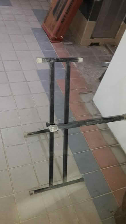 Photo of free Keyboard Stand (Queenstown, near MRT) #2