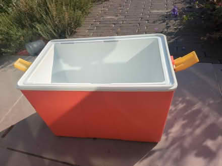 Photo of free 70s ish orange coolbox (Norbiton KT3) #4