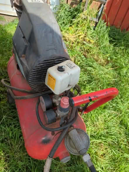 Photo of free Air compressor (Bengeo, Hertford SG14) #2