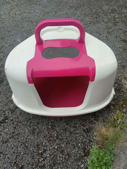 Photo of free covered litter tray (Endmoor LA7) #1