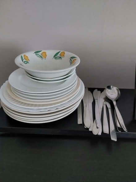 Photo of free Plates & cutlery (Wymondham NR18) #1