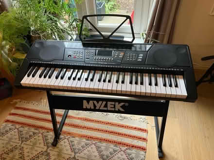 Photo of free Keyboard with stand (Camberwell SE5) #3