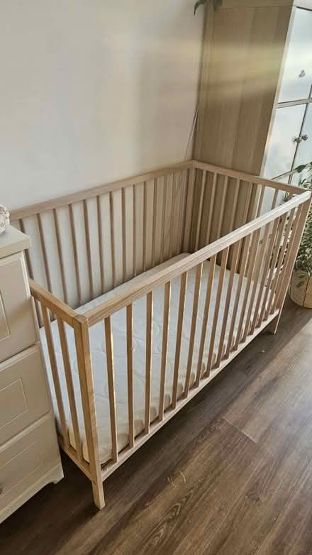 Photo of free Baby cot with mattress (Lewisham SE13) #1
