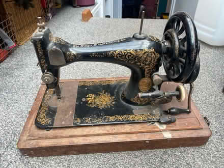 Photo of free Vintage singer sewing machine (Fiveways, Brighton) #1