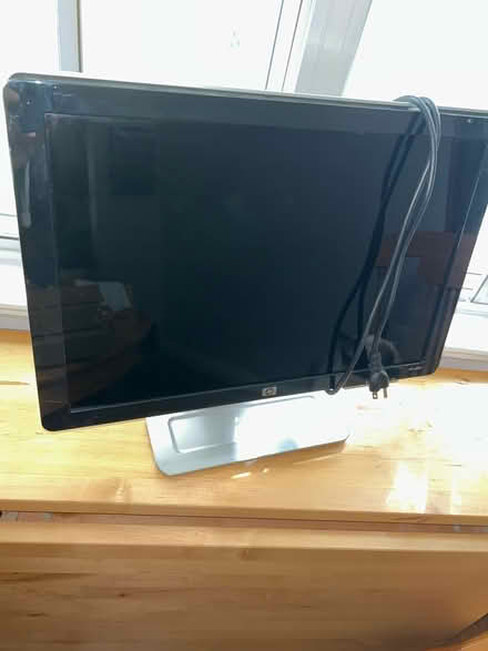 Photo of free HP monitor 20” (Kingston rd and Mccowan rd) #1