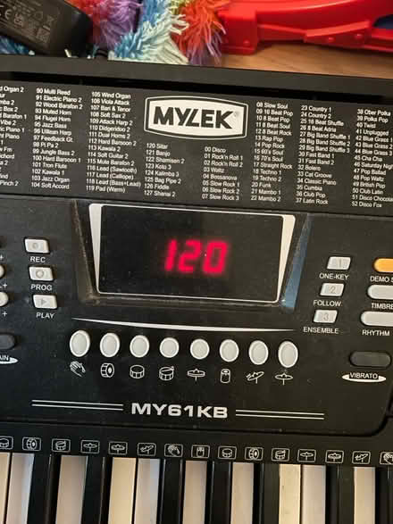 Photo of free Keyboard with stand (Camberwell SE5) #2