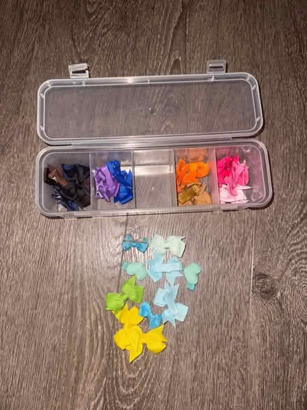 Photo of free 30 hair clips (Croydon) #2