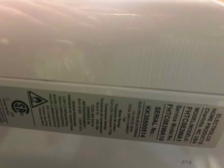 Photo of free LARGE air conditioner like new (chinatown) #2