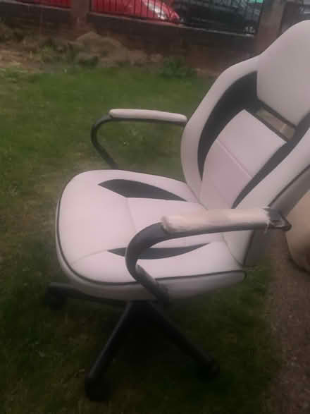 Photo of free Computer chair (HR2) #1
