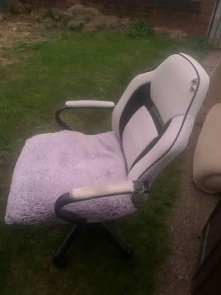 Photo of free Computer chair (HR2) #3