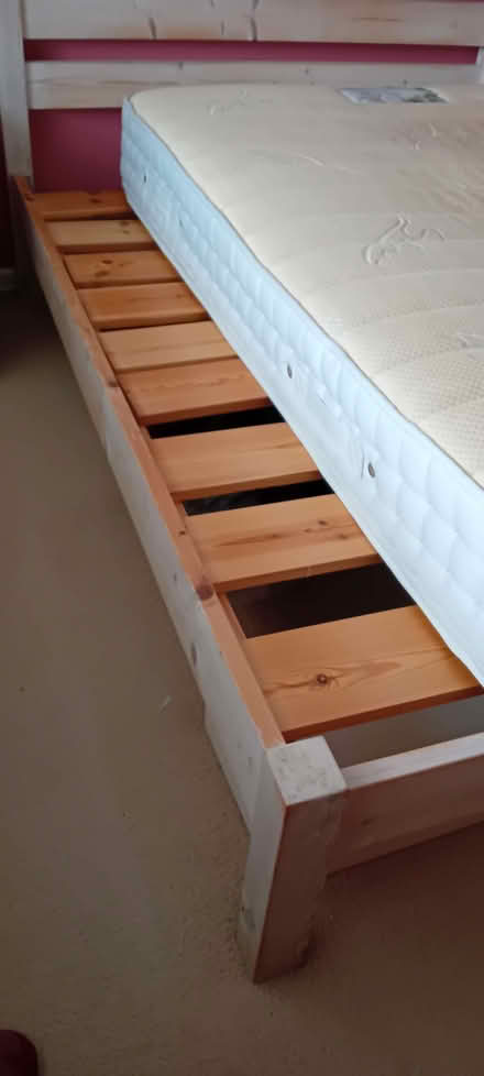 Photo of free Double bed (Cam GL11) #3