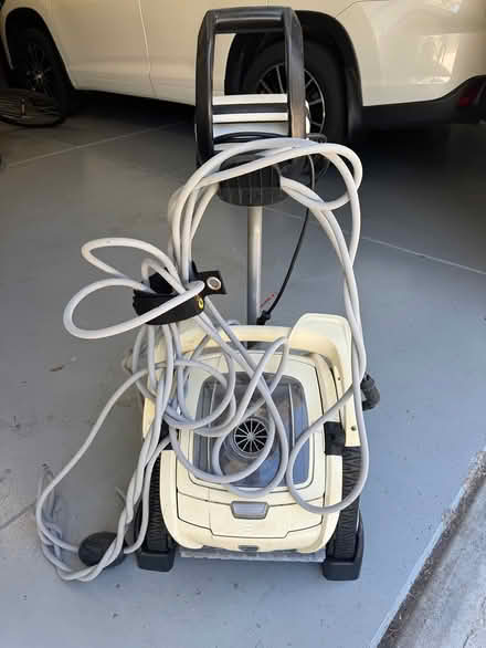 Photo of free Polaris pool vacuum (Zionsville) #1