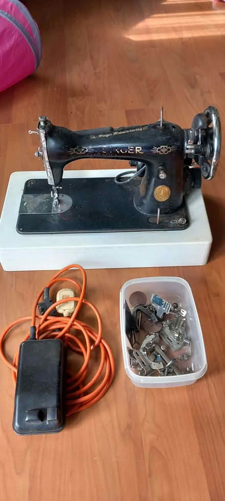 Photo of free Singer sewing machine & accessories (Carnon Downs TR3) #1
