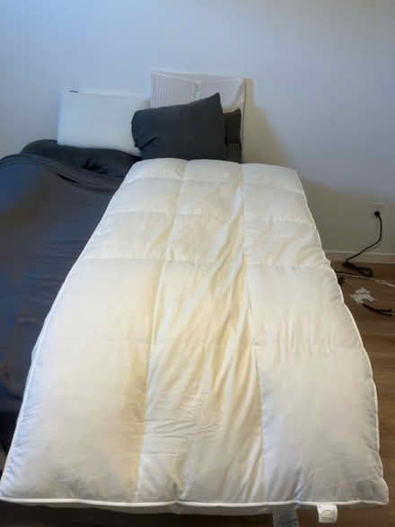Photo of free Twin XL Down Mattress Topper (San Jose near Eastridge Mall) #3
