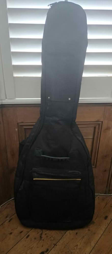 Photo of free 3/4 Classical guitar (Finchley N12) #4