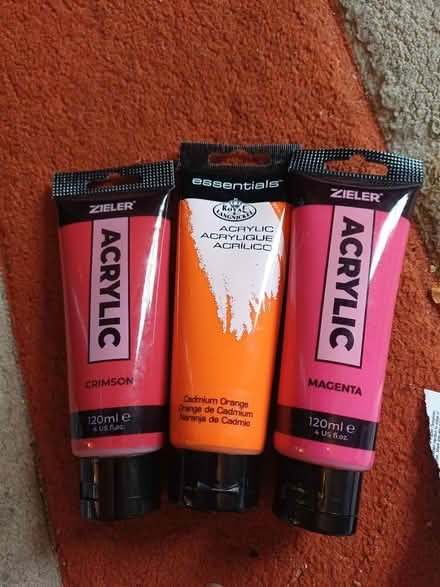Photo of free Acrylic paint (GL4) #1