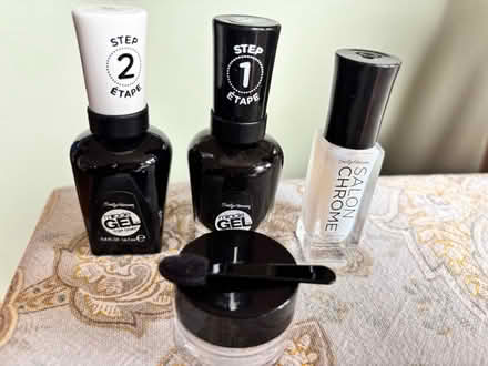 Photo of free 2 Sally Hansen Nail Chrome Kits (Broadway Terrace Rockridge) #3