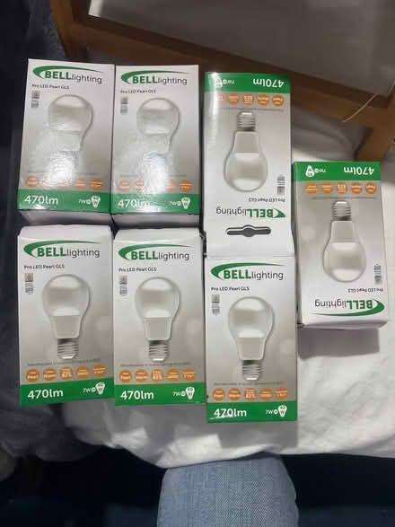 Photo of free 7x screw bulbs (SW11 Battersea) #1